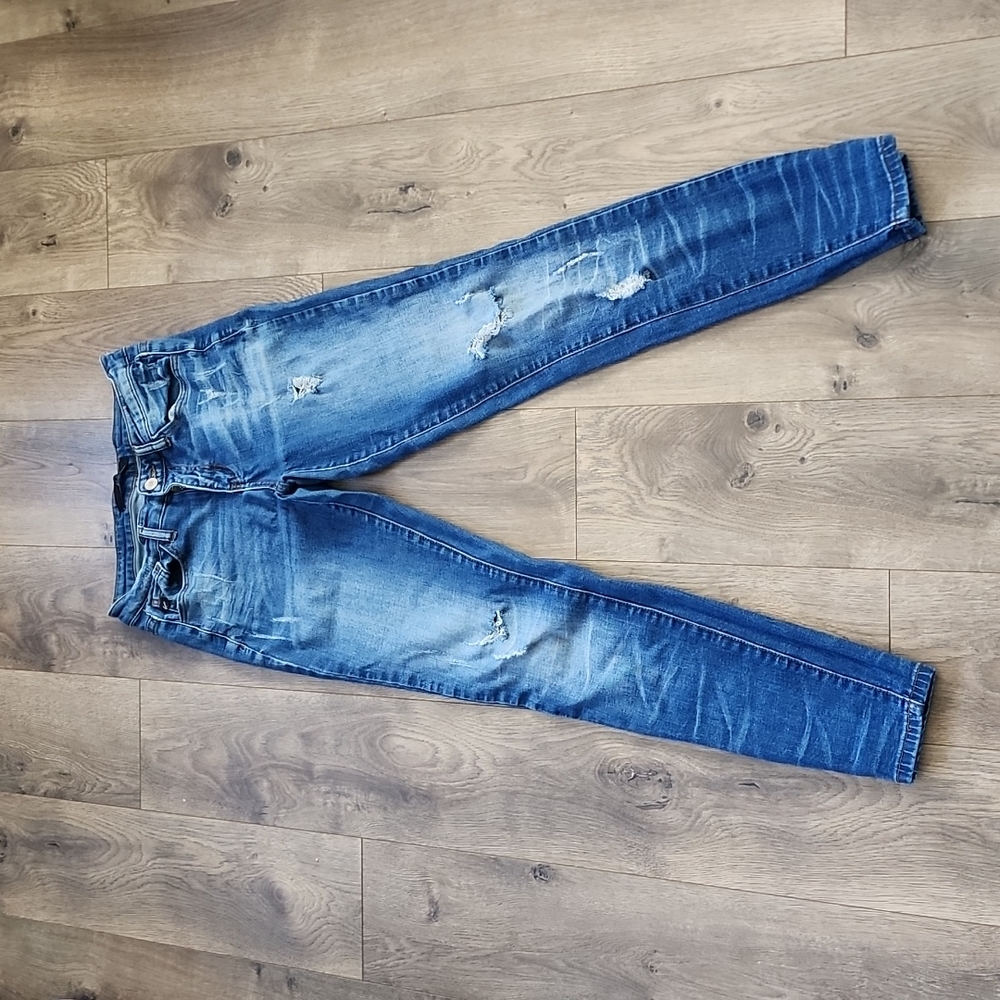 KanCan Jean size 27 Med Wash distressed skinny